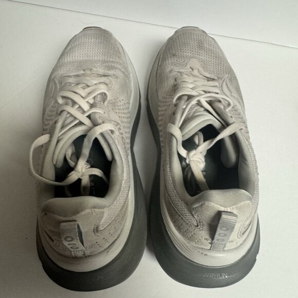 Athletic_Shoes